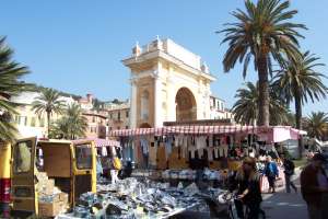 Xtrallusion photo gallery of Italy. Photos, pictures, images and photographs of the Italian Rivieras, the Italian Lakes, the Italian Alps, the Cinque Terre, the Amalfi coast and some of the most beautiful corners of Italy. Plus photos of Italian cities such as Pisa, Milan, Genoa and Rome.